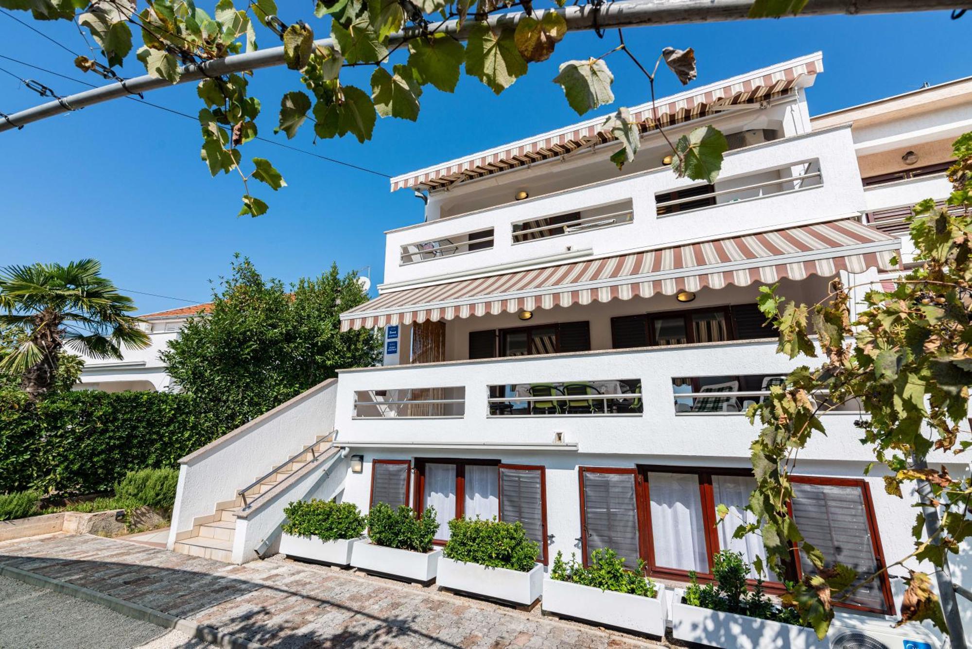 Apartment Ana, Vantacici-malinska, Island Krk Vantacici