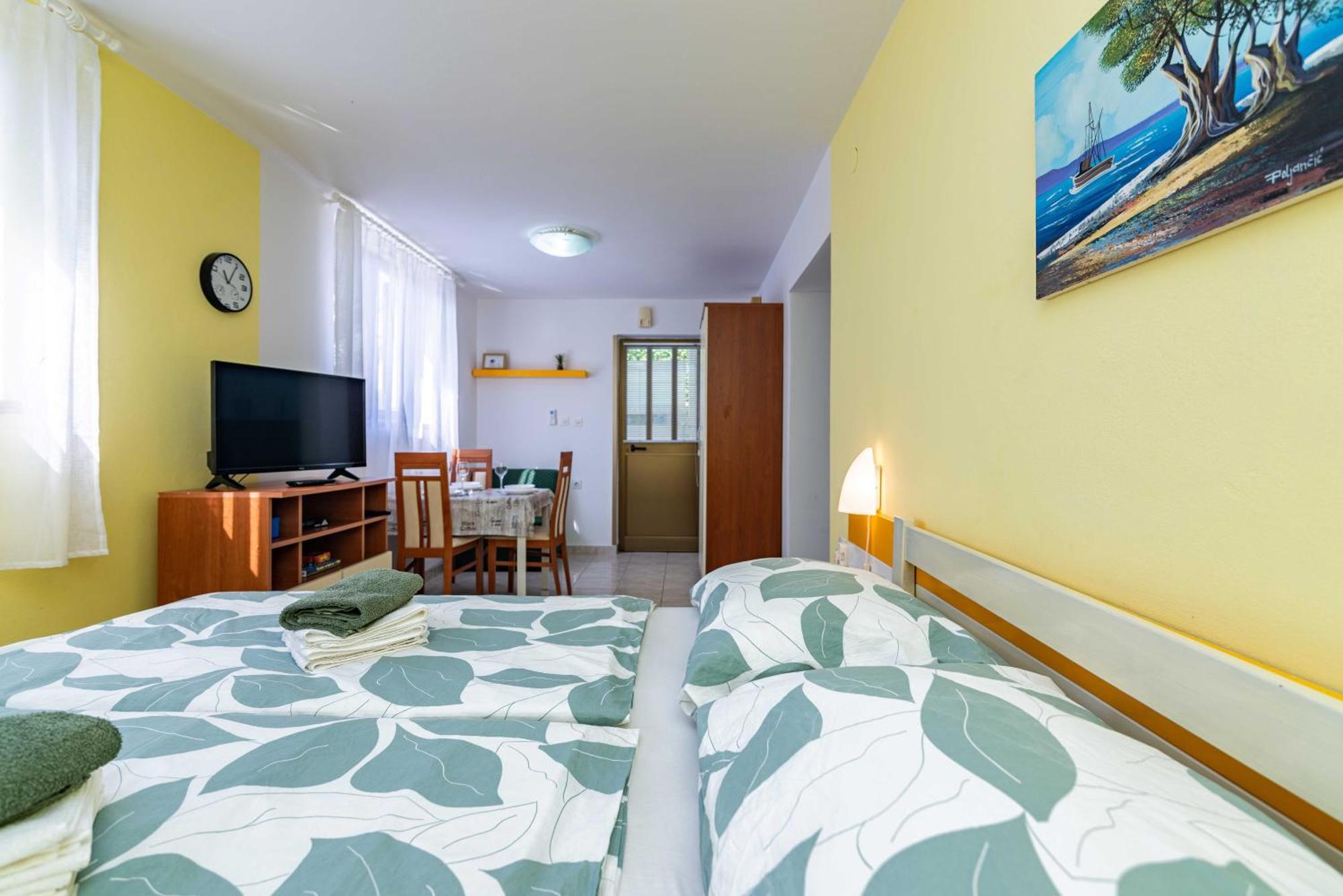 Apartment Ana, Vantacici-malinska, Island Krk *